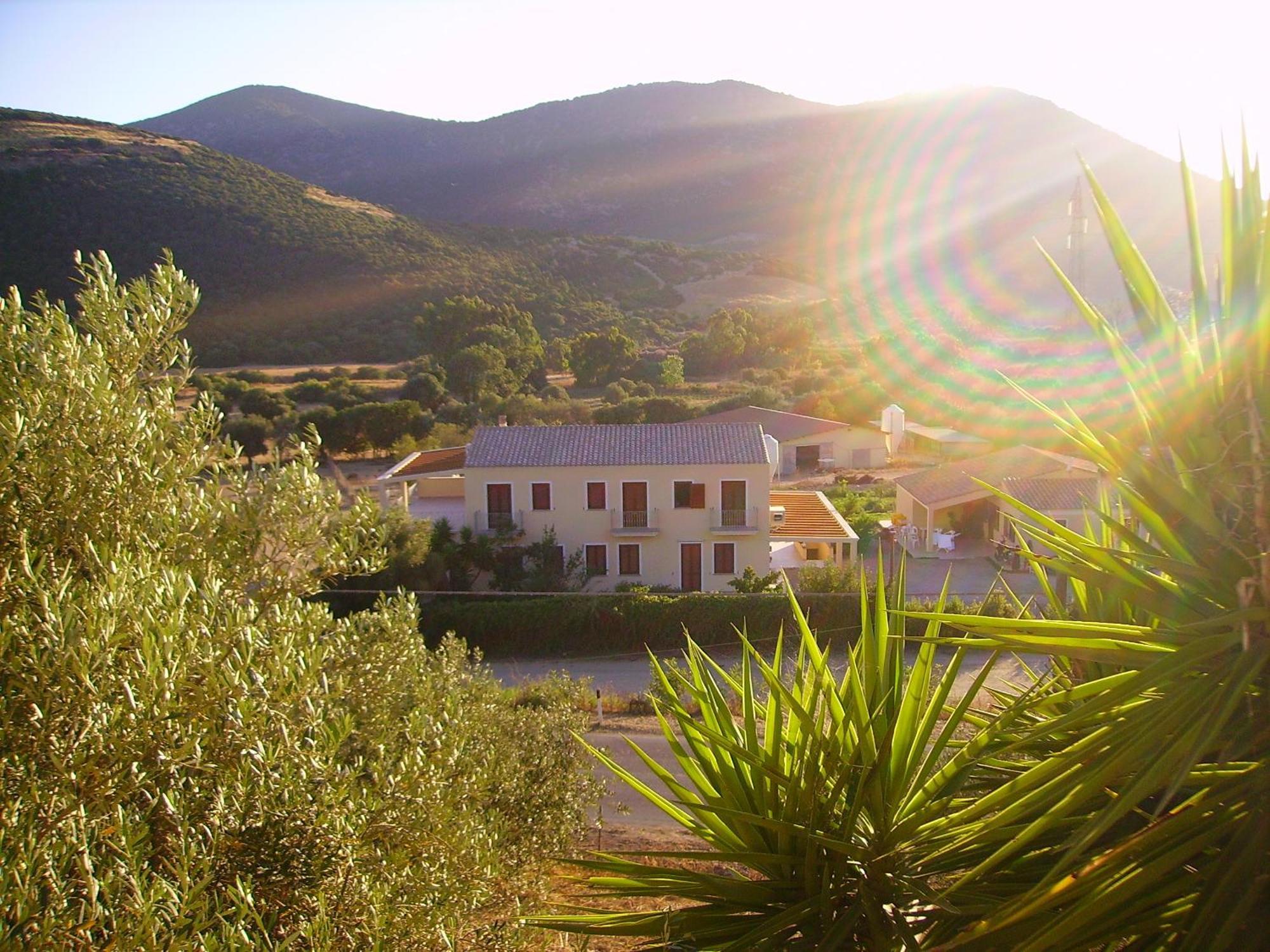 Agriturismo La Grotta Del Tesoro Santadi 外观 照片